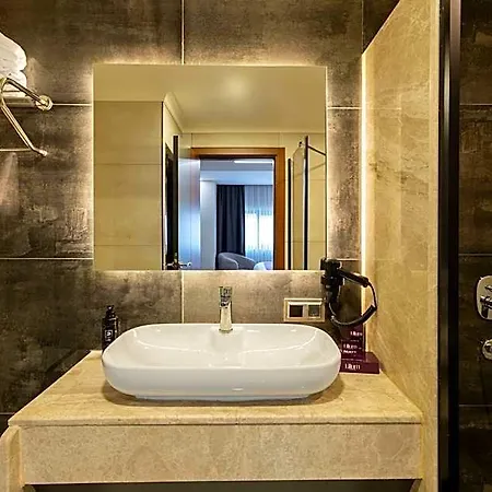 Lilium & Hotel 4*