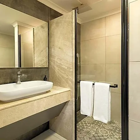 Lilium & Hotel 4*